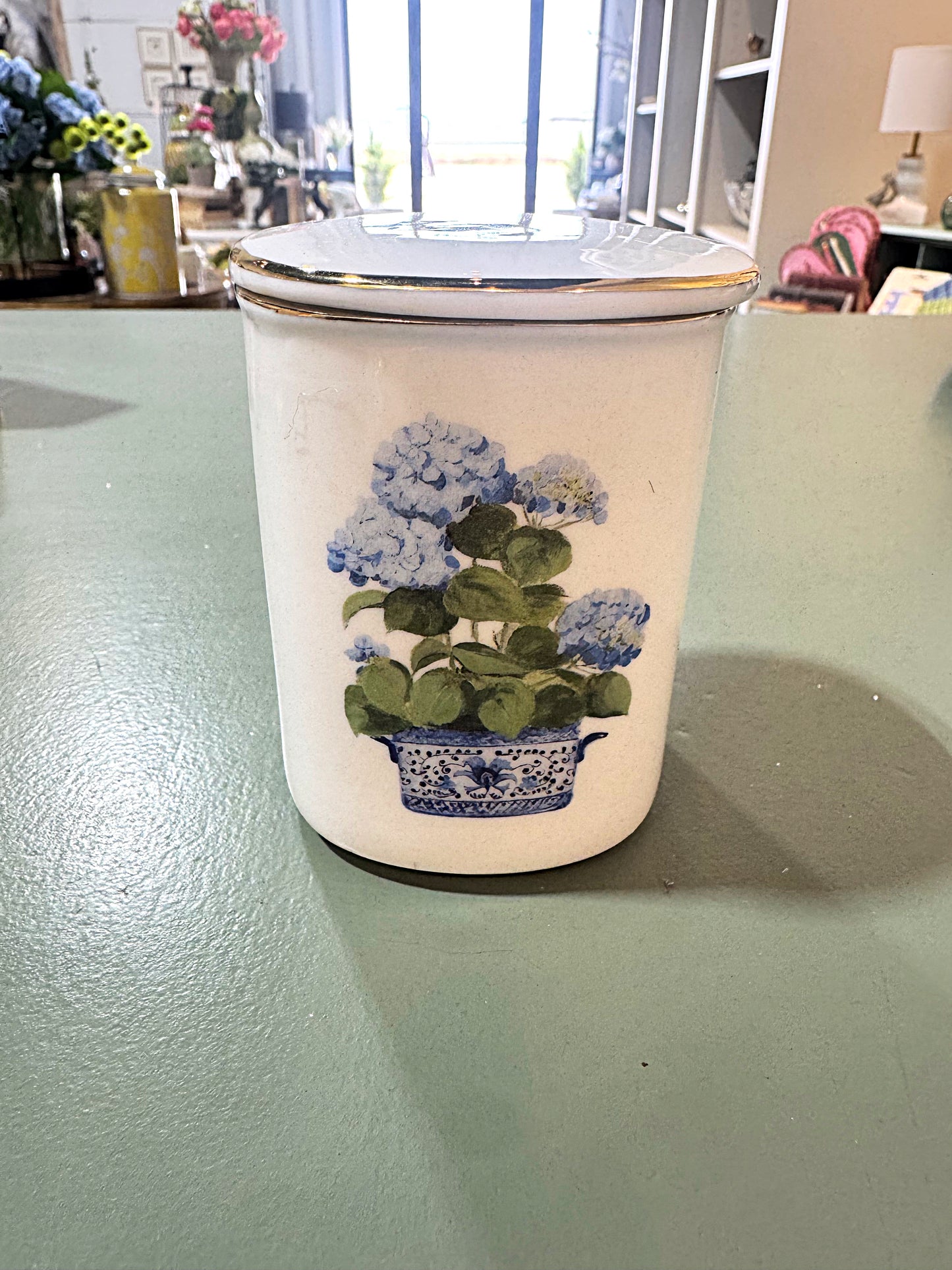 Chinoiserie and Hydrangea Pencil Holder with Lid