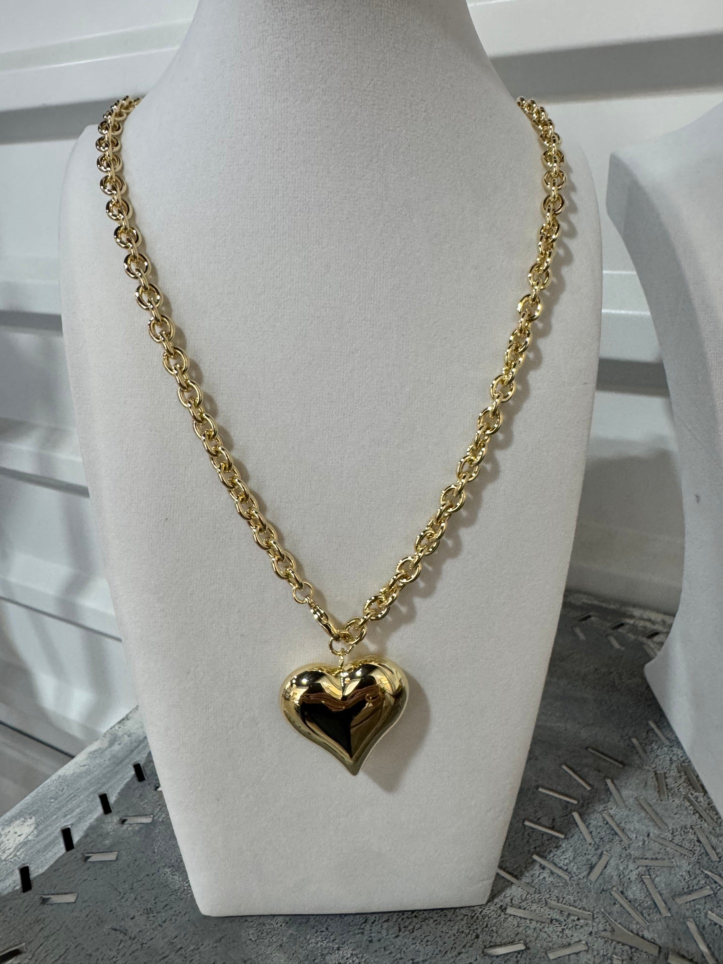 16" Gold Heart Necklace