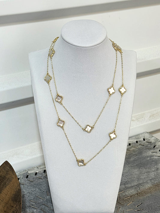 18" Gold and Alabaster Clover Necklace