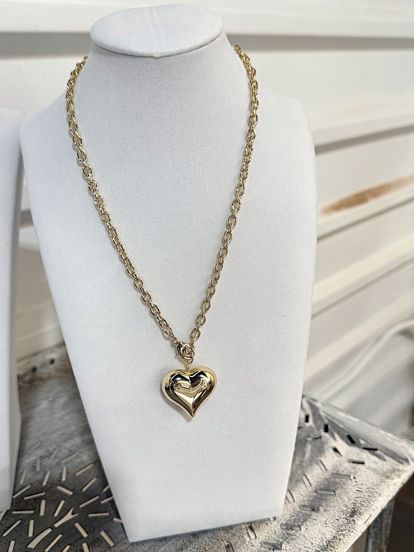 14" Medium Gold Heart Necklace