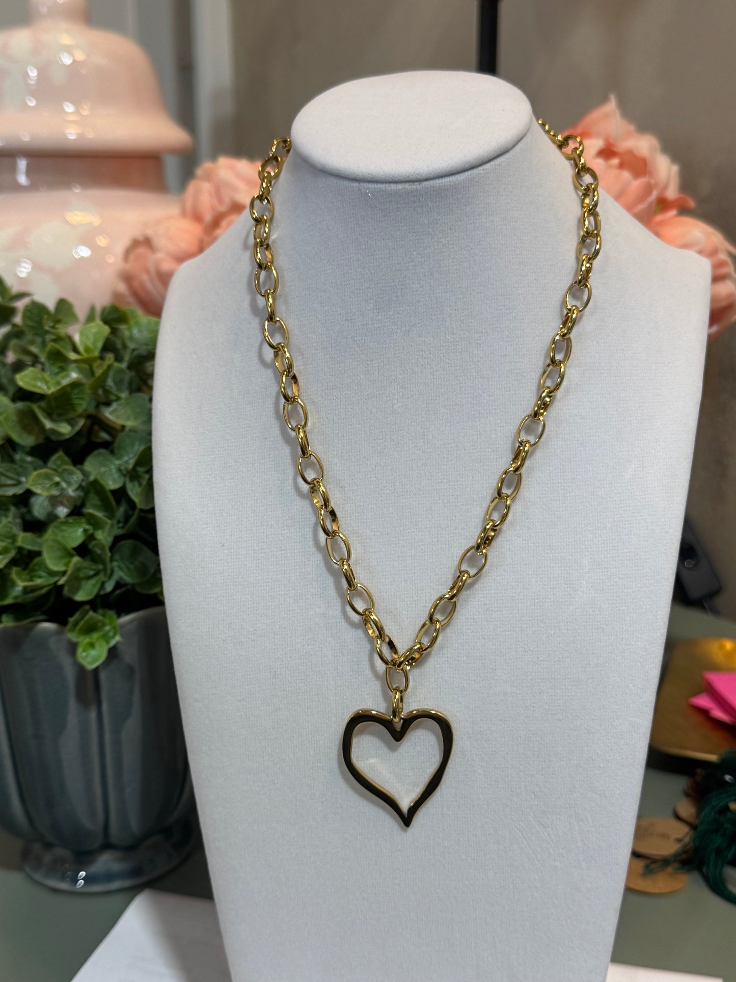 18" Gold Heart Chain Link Necklace